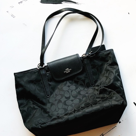 Coach Handbags - NWOT coach purse